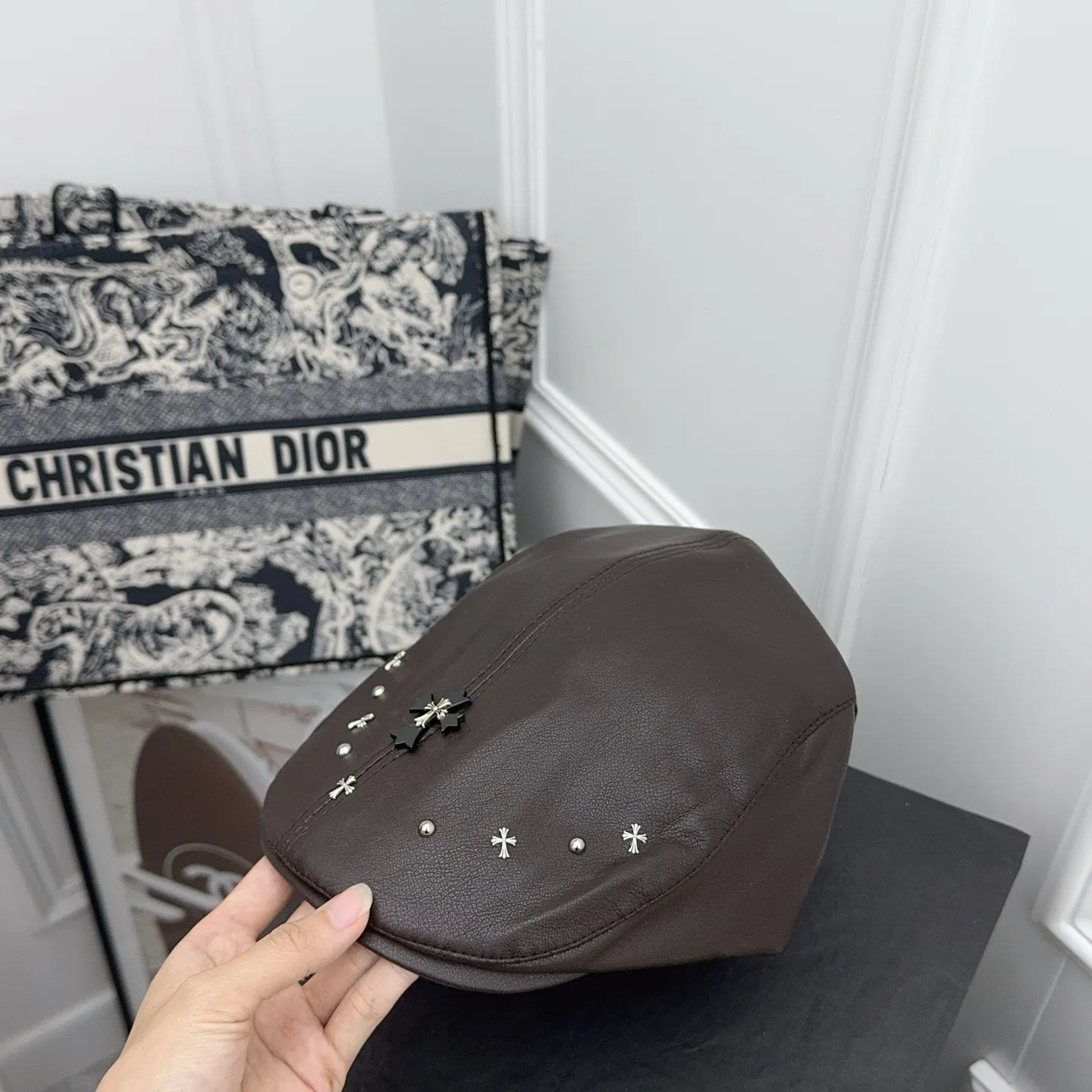 Autumn and winter Crow Heart ✝️ New forward hat! New lambskin super soft and textured!